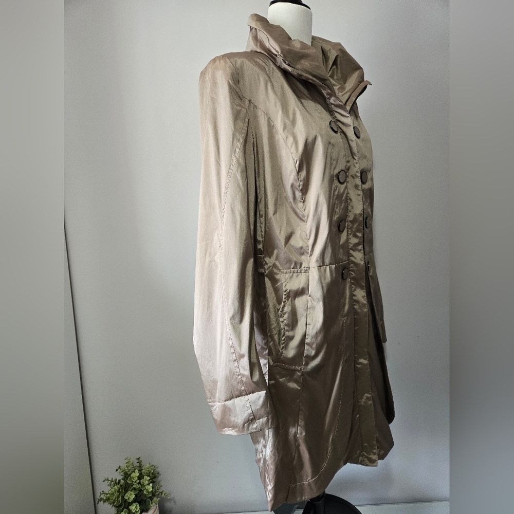 CREENSTONE NWT Metallic Tan Double-Breasted Coat. Size 42/ Med - Picture 5 of 16